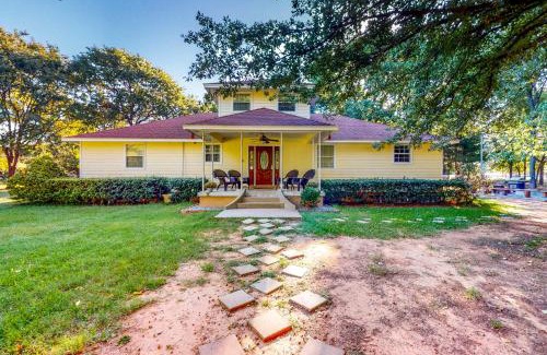 Gordonville House | Happy Family