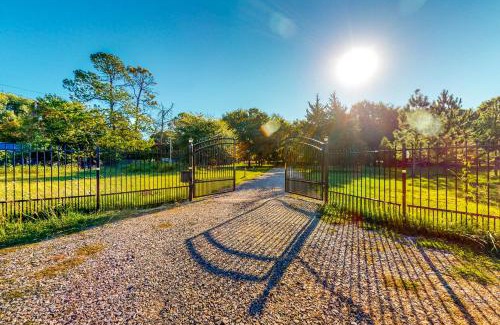 Gordonville House | Happy Family