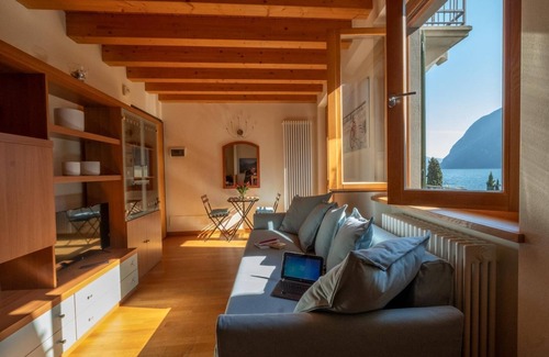 Riva di Solto Apartment | Happy Guest Apartments Feel The Lake