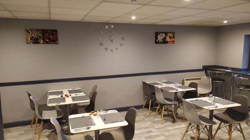 Warrington House | Happy Guests Lodge
