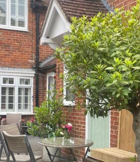 Broughton Apartment | Happy Hinwood House, Hampshire!