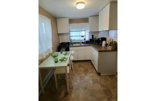 Lockport Apartment | HAPPY HOME LOCKPORT #3 - 30 min to Niagara Falls!