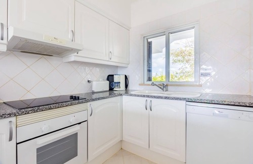 Alpouvar Apartment | Happy House in Clube Albufeira
