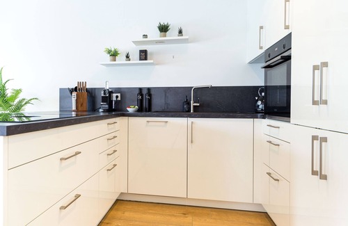 Friedrichshafen Apartment | Happy Living Bodensee Nur100 Meter zum See Inkl. Billard, Balkon, W-lan, Kaffee