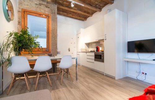La Sagrada Familia Apartment | Happy People Sagrada Familia Apartments