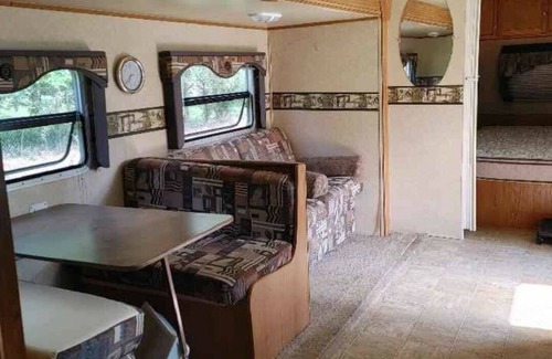 Mannford RV Rental | Happy place camper