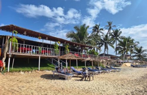 Sernabatim Resort | Happy Shack Beach And Wooden Huts