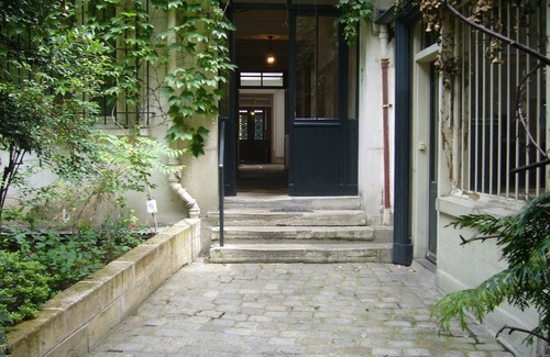 Arsenal Apartment | Happy Stay Paris - Marais Garden Loft