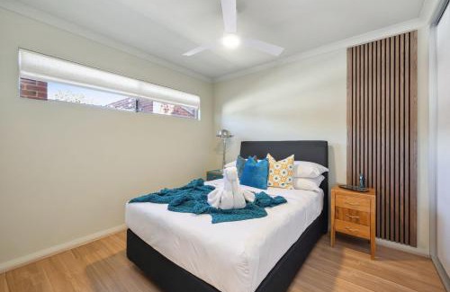 Bassendean Apartment | Happy Stays Classic Mid-Century Modern Escape