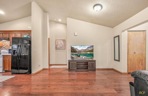 Southgate House | Happy Valley Home B + Hot Tub+ Game Room!