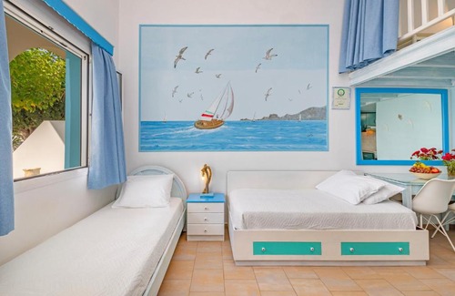 Haraki Apartment | Haraki Mare Studios beach front