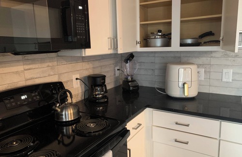Uptown Apartment | Harbor Haven: 2 miles from Fedex Forum