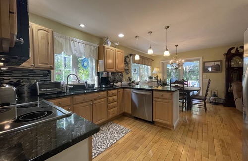 York House | Harbor Hideaway - Beautiful 4 bedroom home near Harbor Beach