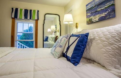 Boothbay Harbor Bed & Breakfast | Harbor House Inn