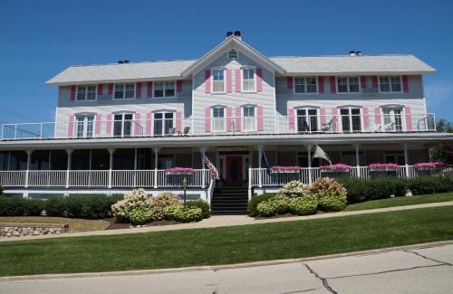 Grand Haven Bed & Breakfast | Harbor House Inn