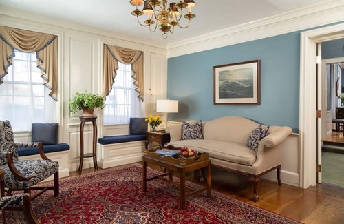 Marblehead Hotel | Harbor Light Inn