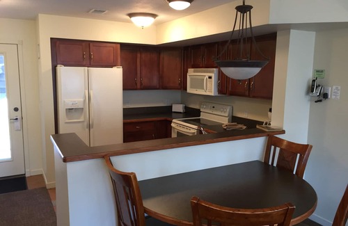 Frankfort Hotel | Harbor Lights Resort