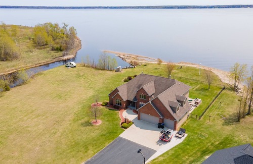 Gladstone House | Harbor Point RetreatnFamily-sized, Lakefront Retreat Home! Fenced-in backyard!