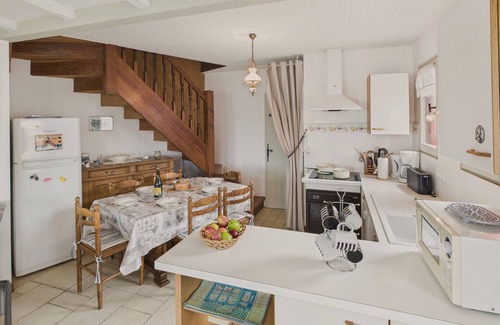 Treffiagat Ski Chalet | Harbor view – 350m from the beach – house for 6