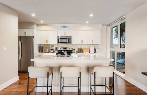 Marina del Rey Apartment | Harborfront Haven Stylish 3BR Condo w/Fitness Amenities