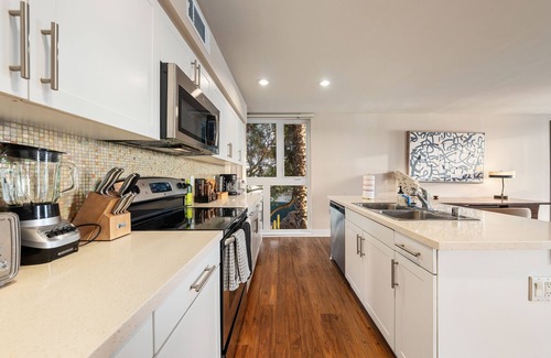 Marina del Rey Apartment | Harborfront Haven Stylish 3BR Condo w/Fitness Amenities