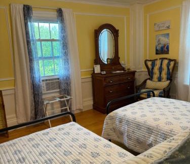 Cheshire Bed & Breakfast | Harbour House Inn B&B