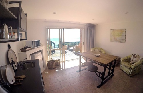 Clarks Beach Apartment | Harbour's Edge Homestay in Clarks Beach