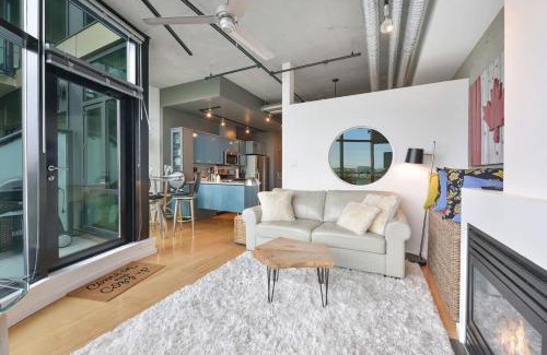 James Bay House | Harbourview Executive Condo