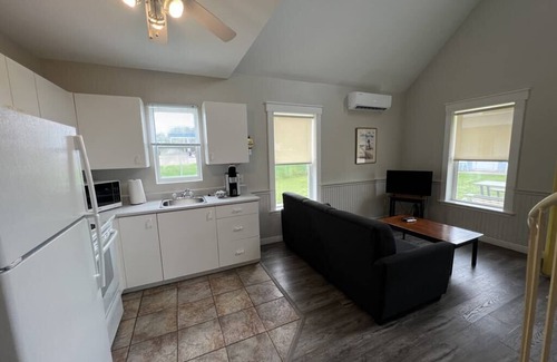 The Bluff Cottage | Hardy's Parlee Beach Chalet #12