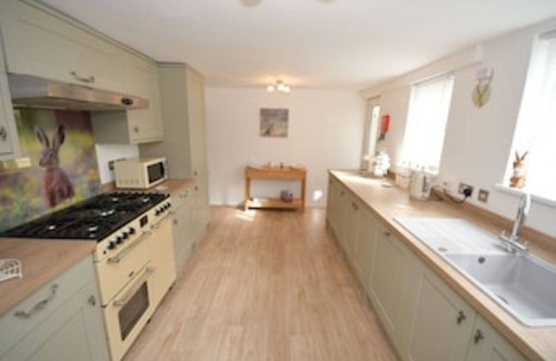 Woodhall Spa House | Hare Lodge - Spacious 2 Bedroom Attached Bungalow With Parking and Garden