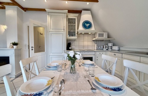 Carolinensiel Apartment | "Harleglück: Natural idyll for 6 - balcony, 90sqm, green view!"