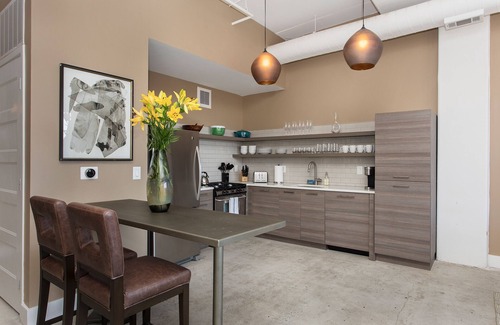 Old Fourth Ward Apartment | Harmonious Haven by Atlanta Luxury Rentals