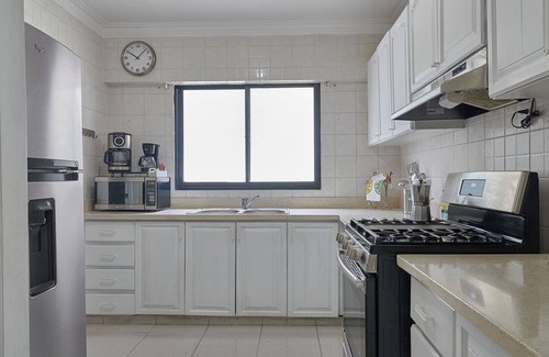 Ensanche Quisqueya Apartment | Harmony 4BR Penthouse Close to Blue Mall with Private Outdoor Rooftop Terrace