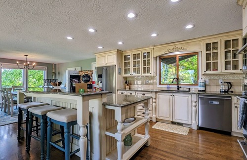 Sherwood House | Harmony Estate - Close to Portland and Wine Country Enjoy Your Peaceful Retreat