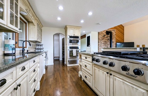 Sherwood House | Harmony Estate - Close to Portland and Wine Country Enjoy Your Peaceful Retreat
