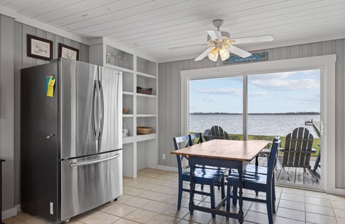 Gloucester House | Harolds House-Sound Front Home with Dock
