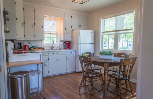 Caseville Cottage | Harper’s Hangout- Cute, cozy Caseville cottage!