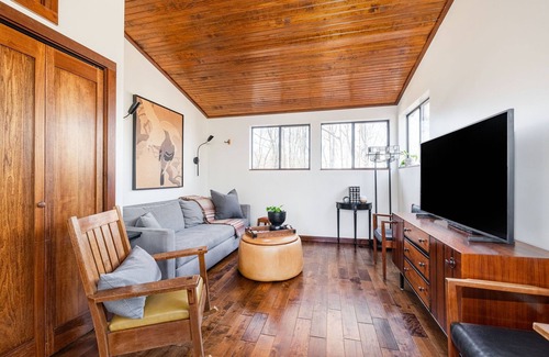 Ashland City House | Harpeth Hospitality - Hilltop Hot Tub Hideaway - Near Cumberland/Harpeth Rivers