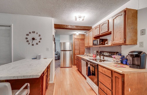 Harrisburg House | Harrisburg Home w/Private Yard + Screened Porch!