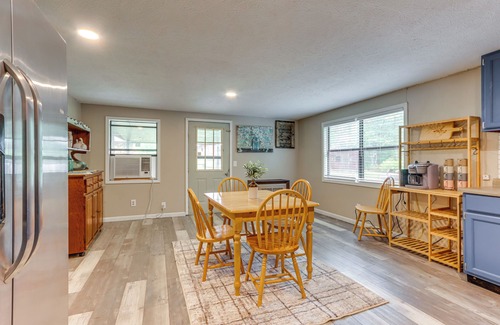 Harrison Cottage | Harrison Getaway w/Yard & Parking: Near Fishing