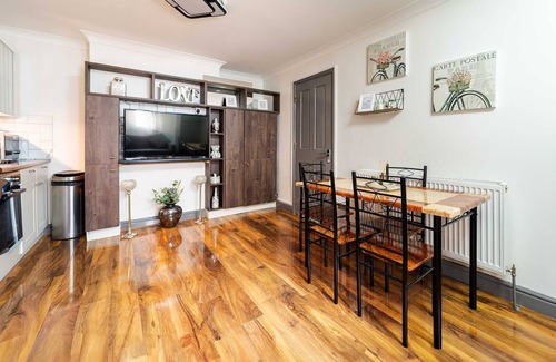 Marlborough Apartment | Harrow Short Term Rental