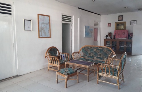 Gorontalo House | Harry & Mimin Homestay. A homestay in the heart of Gorontalo City.