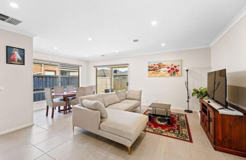 Clyde House | Hartleigh Estate - Sophisticated Family Living
