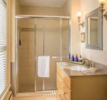Camden Hotel | Hartstone Inn