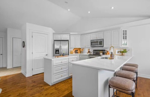 Stratford House | Harvest Haven close to Kinlock Beach and Golf, Harvest Haven - Spacious Home close to Golf and Downt.
