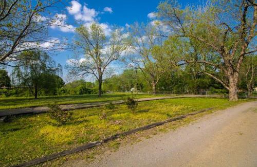Wagoner Apartment | Harveys House - STUDIO Apartment - Fort Gibson lake area