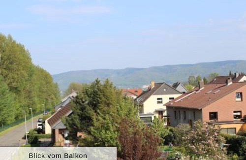 Siedlung Gottingerode Apartment | Harz Auszeit, Fewo Bergblicke, ruhig & besonders -2 Balkone, Jura Kaffeevollautomat, für Gäste mit Hund geeignet