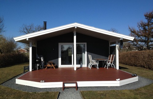 Hasmark Strand House | Hasmark beach 150m. Family friendly. Trampoline. Closed garden.pets allowed