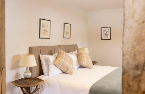 Shefford Woodlands House | Hatchers Barn - Uk42080