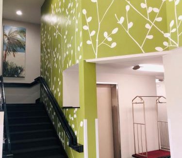Thomas Drive Hotel | Hathaway Inn
